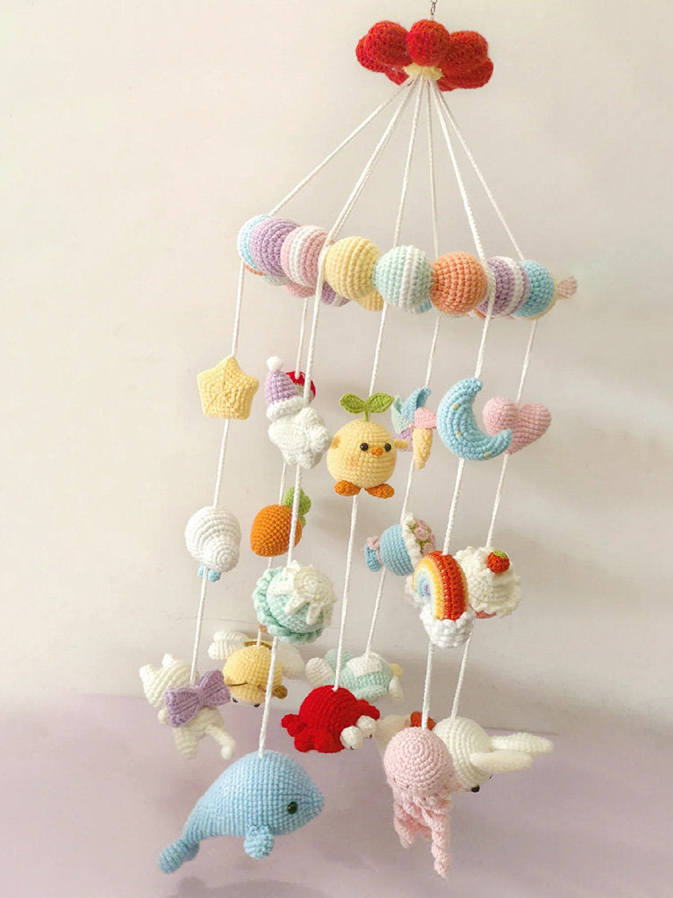 DIY materials for hand-knitting baby crib mobiles and crochet hooks