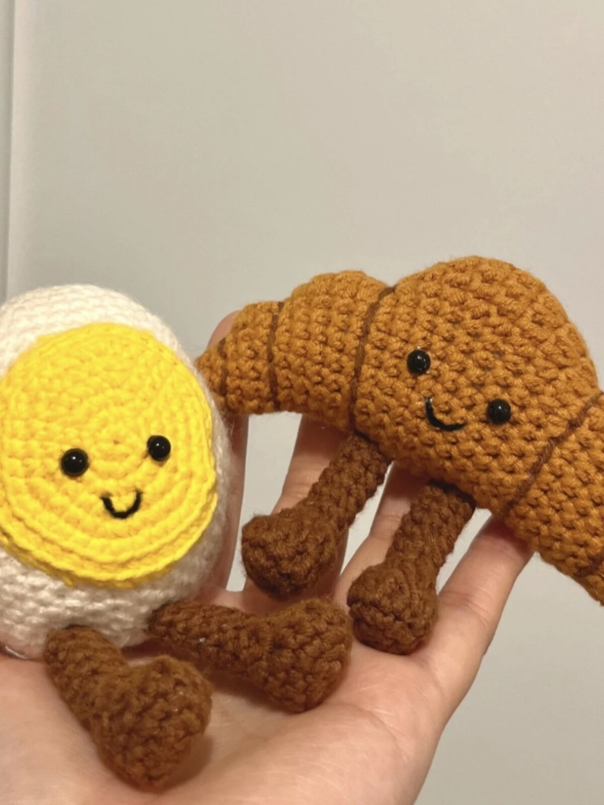 Croissant Birthday Cake Pendant Keychain DIY Yarn Crochet Kit for Friends and Best Friend Handmade Gifts