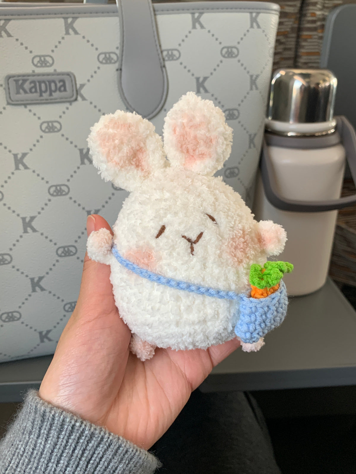 Material kit for DIY spring outing bunny doll, finished backpack, bunny yarn, crochet hook