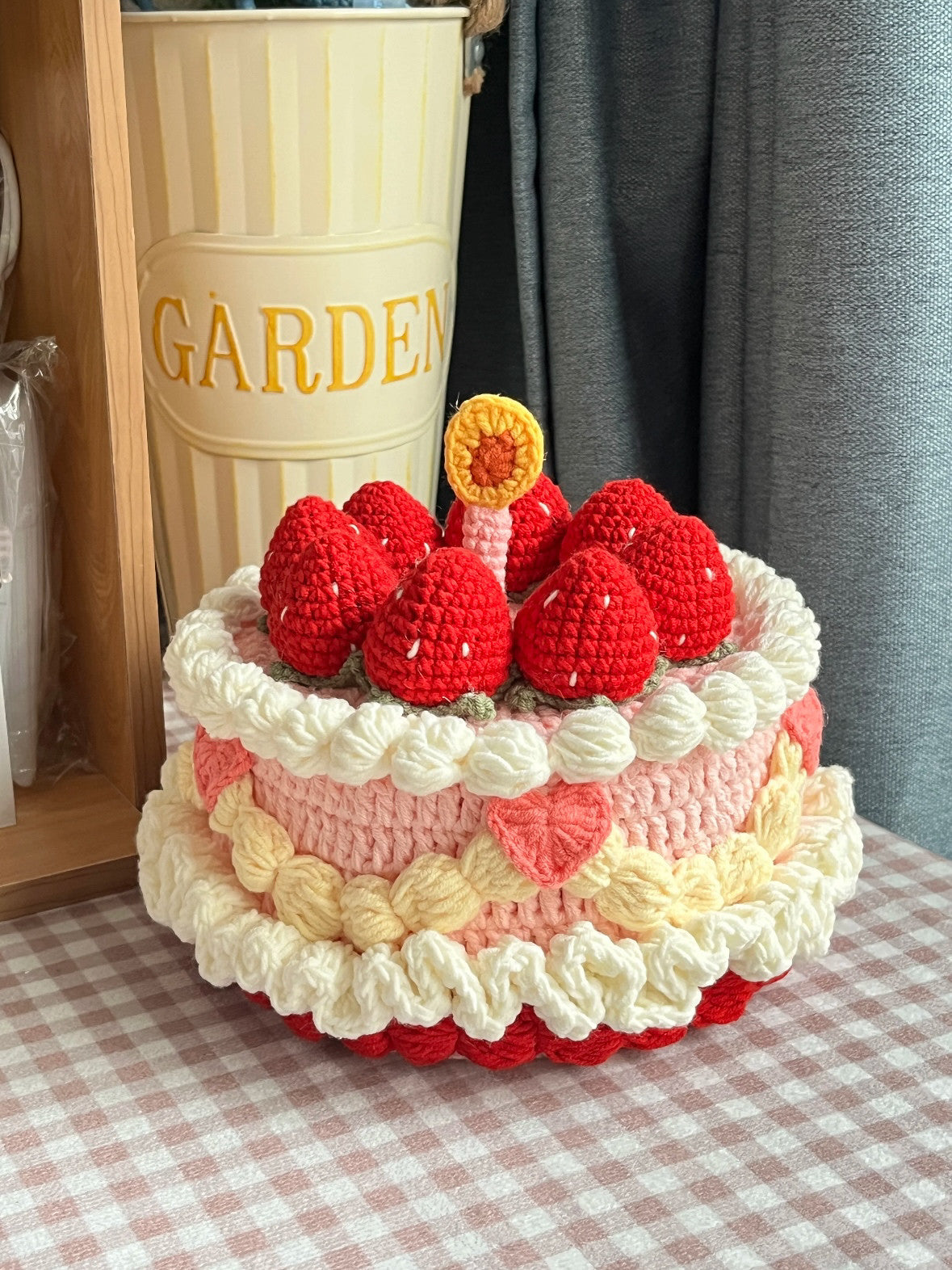 DIY Strawberry Cake Storage Box - Crochet Kit for Handmade Birthday and Valentine's Day Gifts