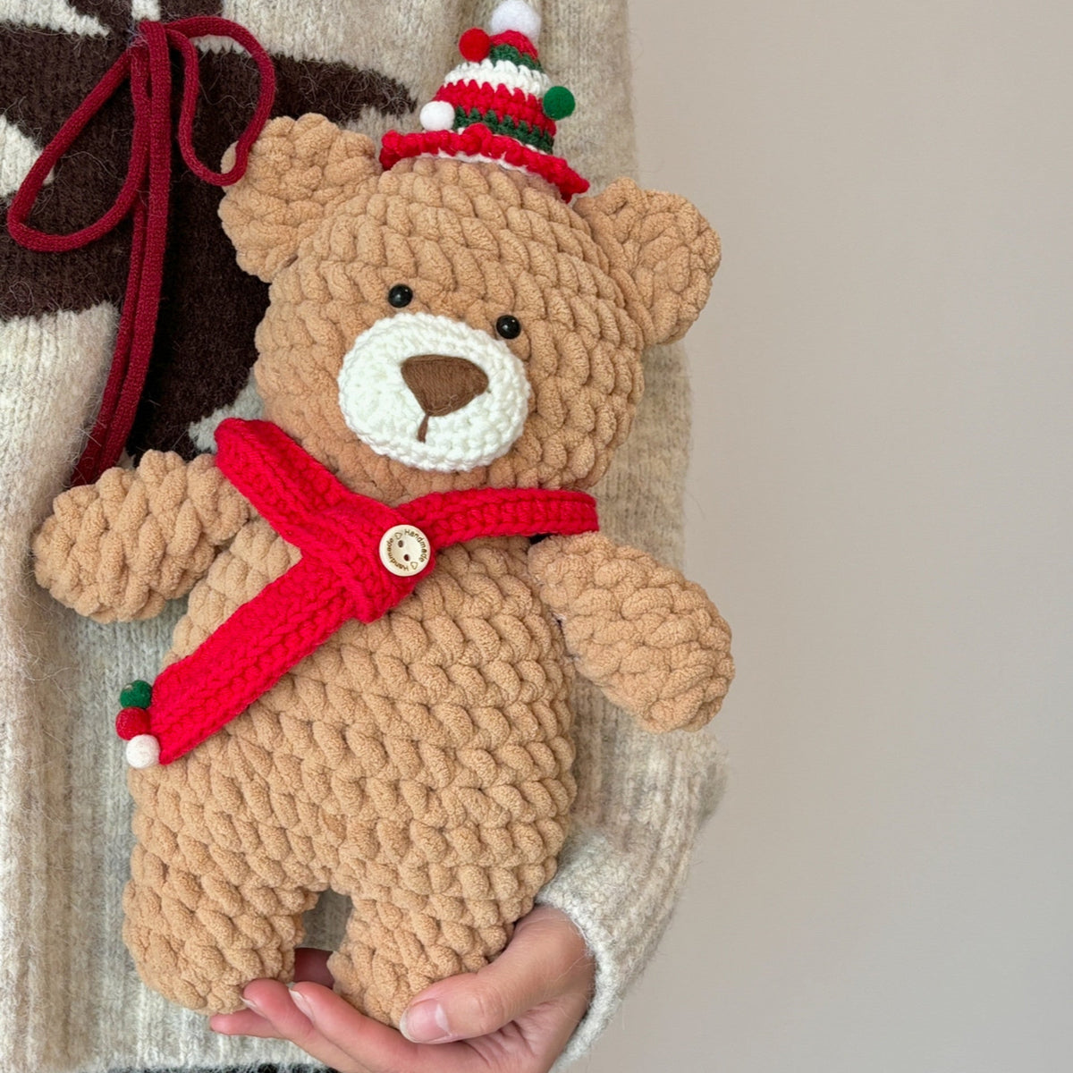 DIY Christmas Scarf with Ice Cream Yarn, Bear Plush Toy Material Kit - Handmade Knitting Gift - Cute Crochet