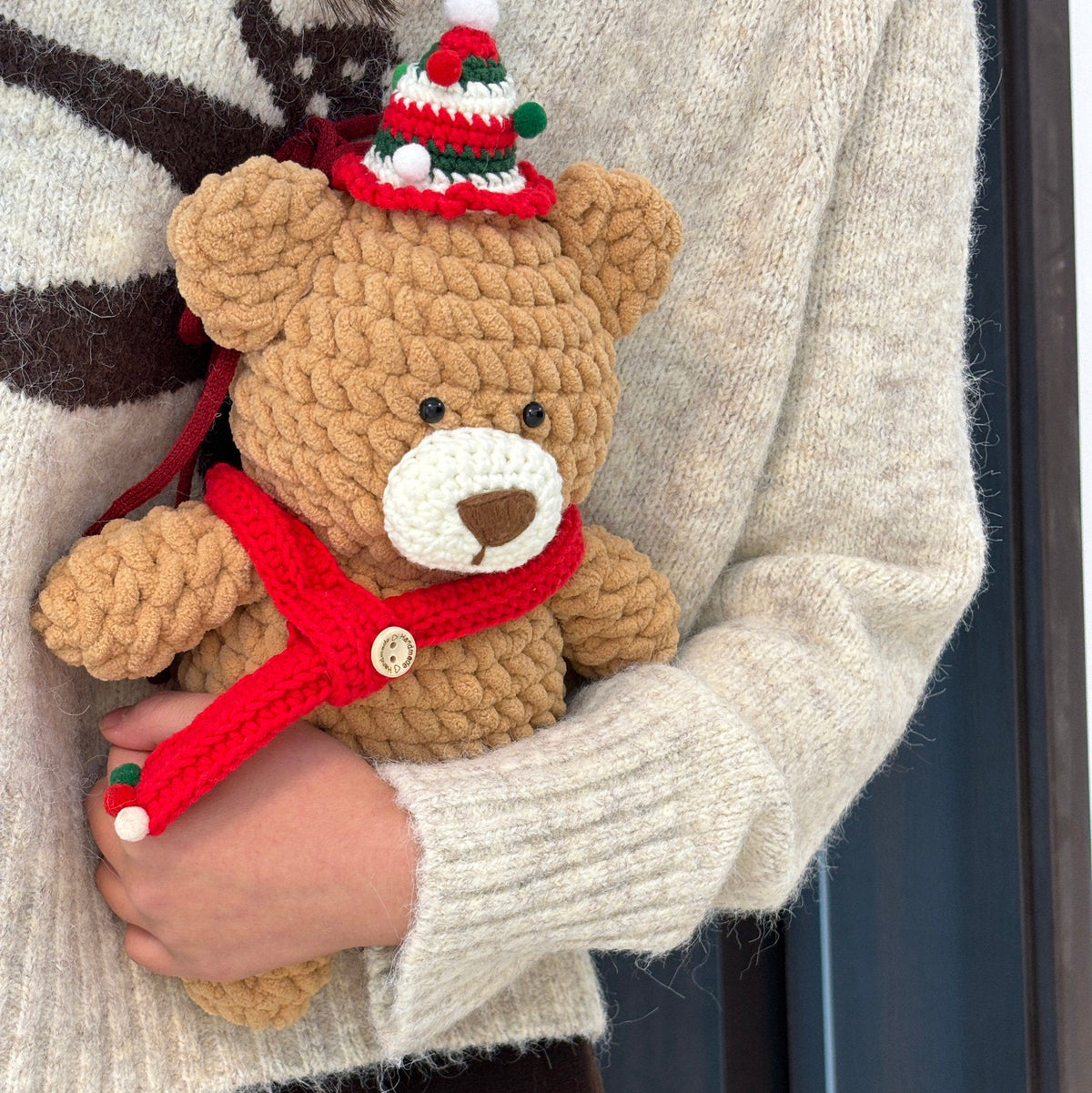 DIY Christmas Scarf with Ice Cream Yarn, Bear Plush Toy Material Kit - Handmade Knitting Gift - Cute Crochet