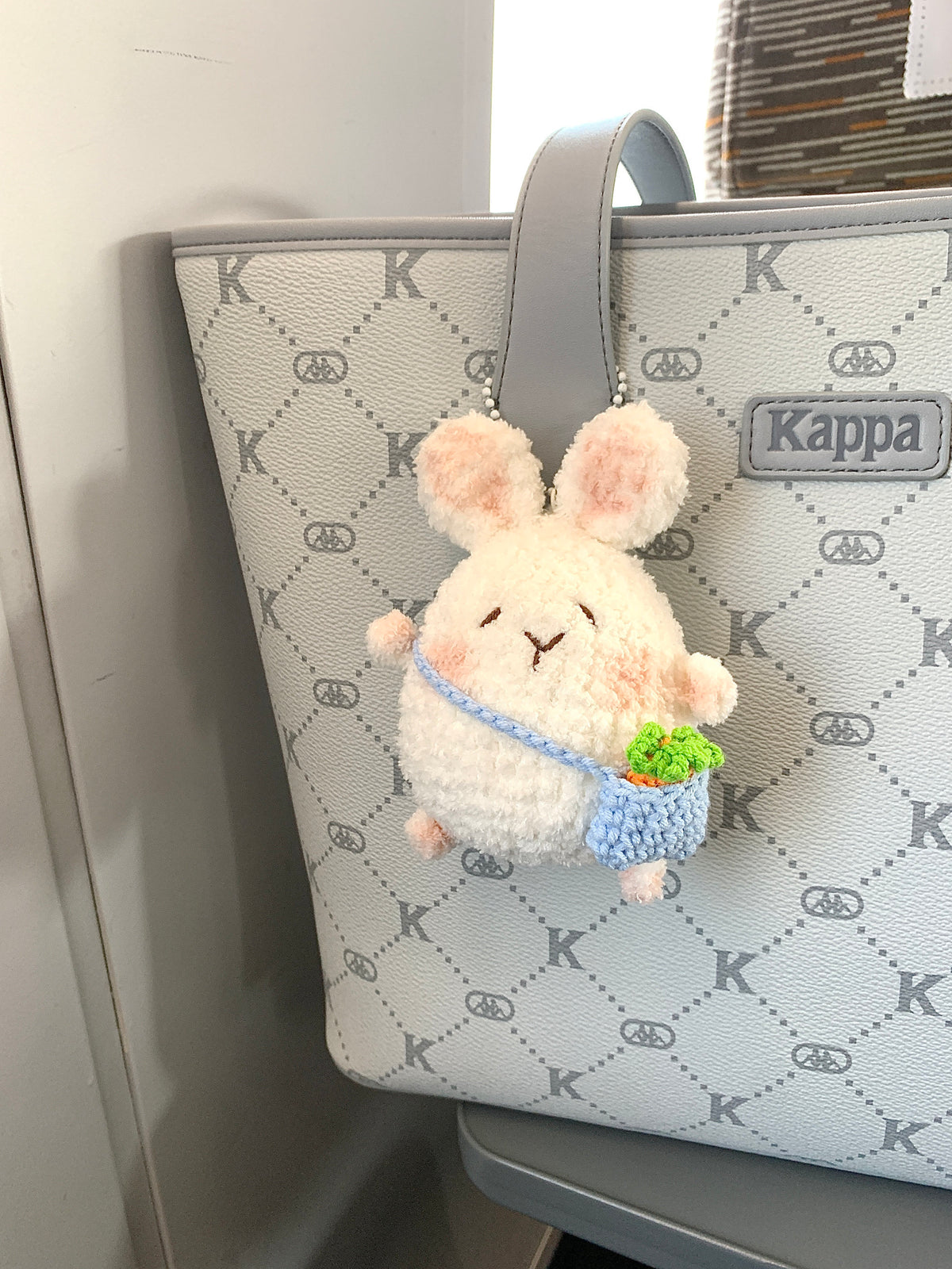Material kit for DIY spring outing bunny doll, finished backpack, bunny yarn, crochet hook