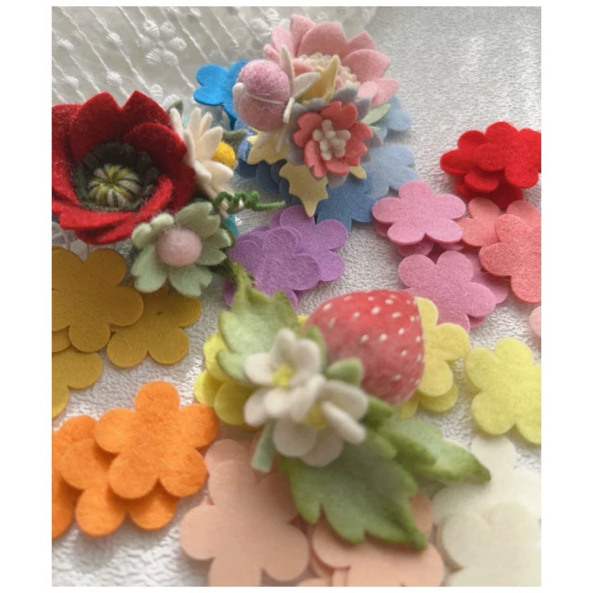 Multicolor Hand-Cut Felt Flowers, 2.5 cm / 1.5 cm Five-Petal Shapes