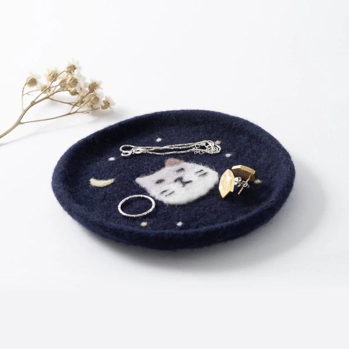 Christmas Cat Felt Coaster Kit with Holiday Decorations