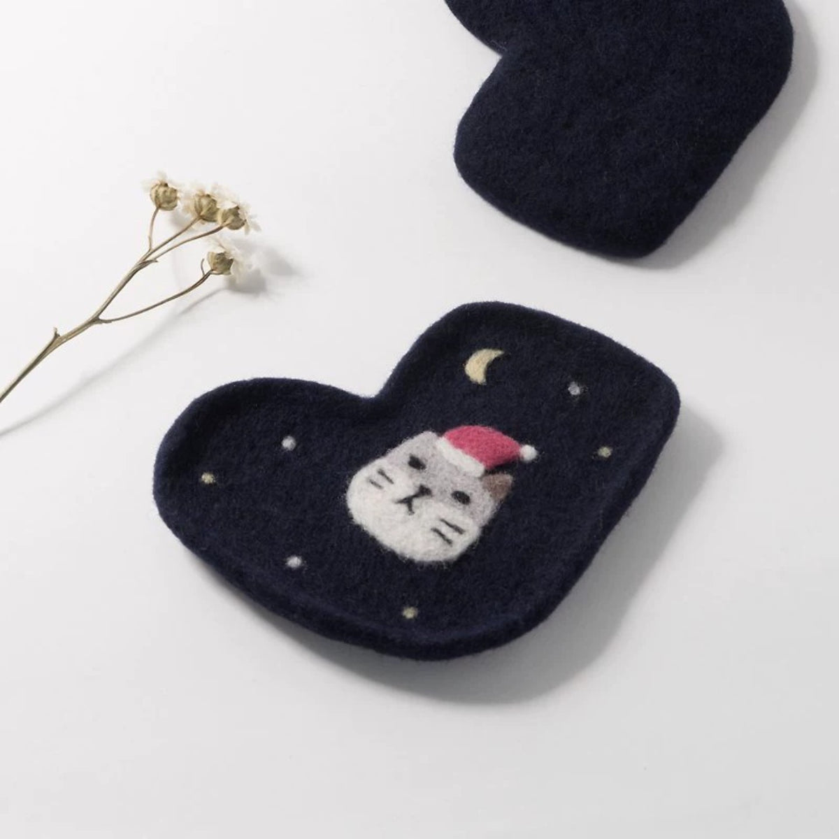 Christmas Cat Felt Coaster Kit with Holiday Decorations