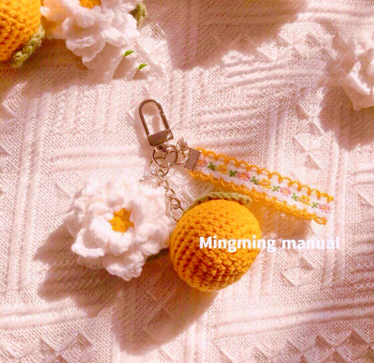 Finished Hand-Knitted Accessories: Keychains, Bag Charms, and Mobile Phone Pendants