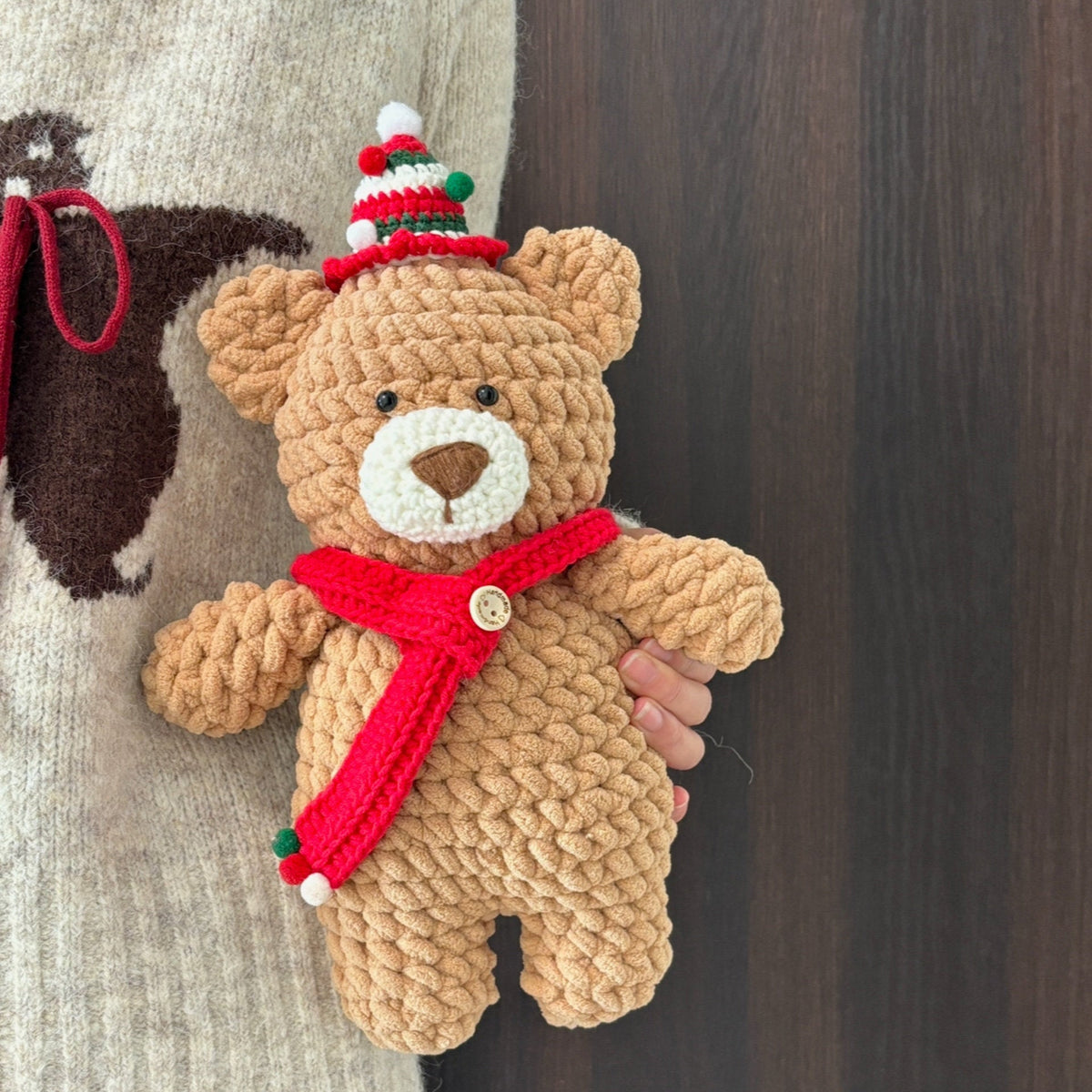 DIY Christmas Scarf with Ice Cream Yarn, Bear Plush Toy Material Kit - Handmade Knitting Gift - Cute Crochet