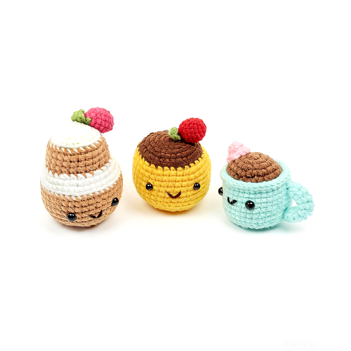 Kawaii Smiling Dessert Plushies - Cute Crochet Hot Cocoa and Cake Decor