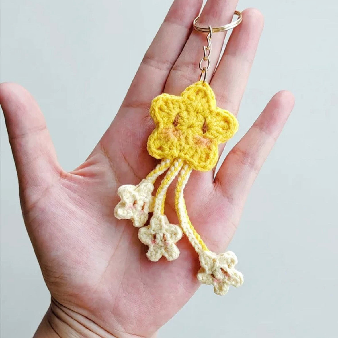Small star bag charm keychain yarn hand-knitting DIY material kit for making Christmas gifts