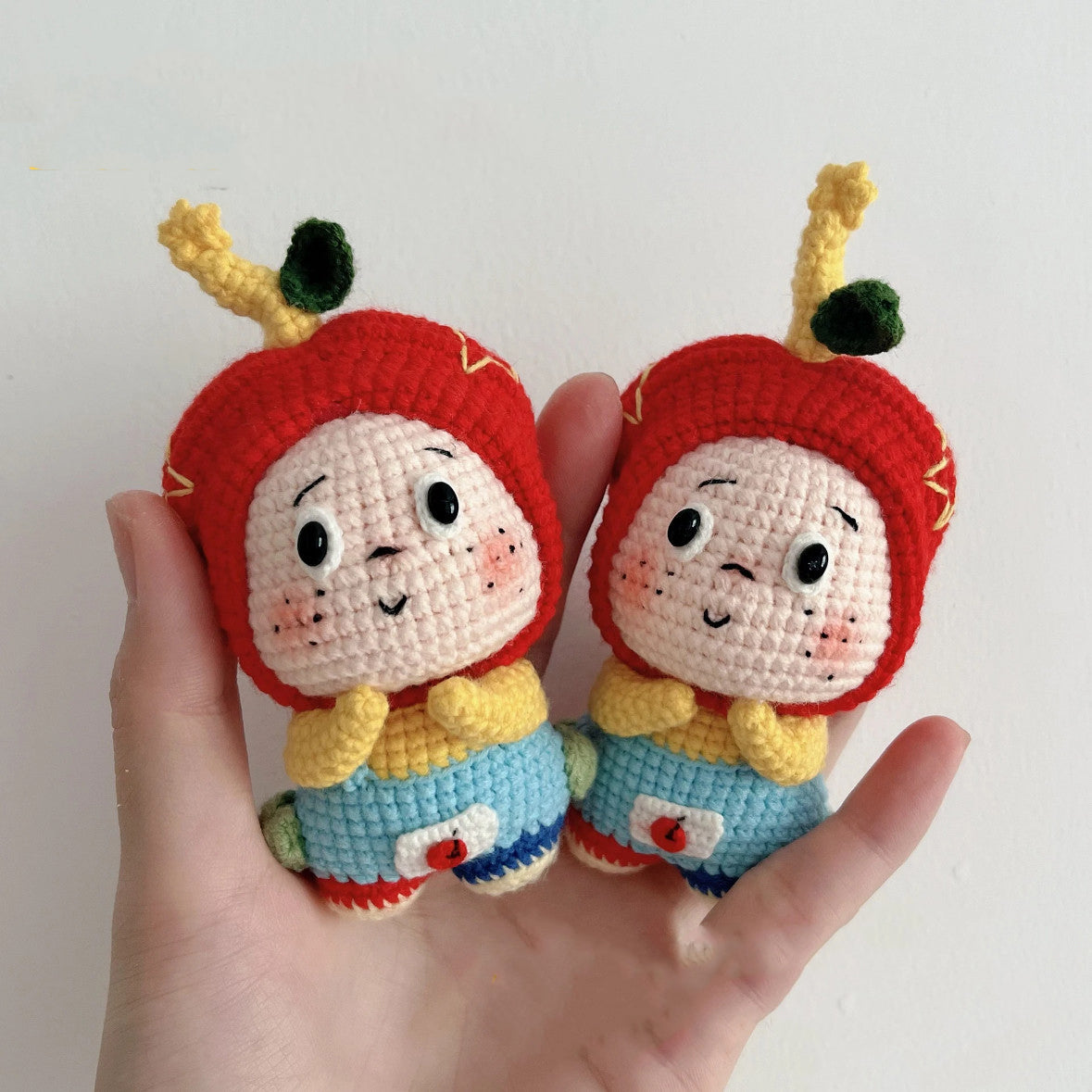 DIY yarn gifts, crochet dolls, star figures, DIY kits, keychains, pendants