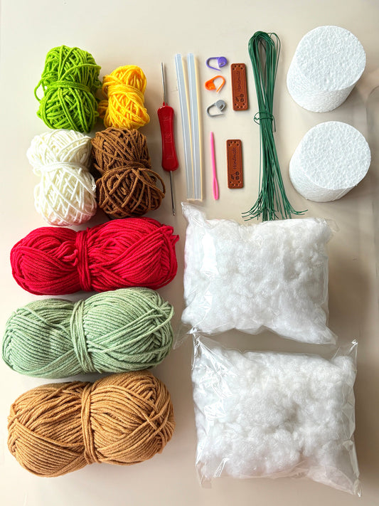 DIY Strawberry Potted Plant and Sunflower Flower Material Kit (Crochet Yarn Ornament)