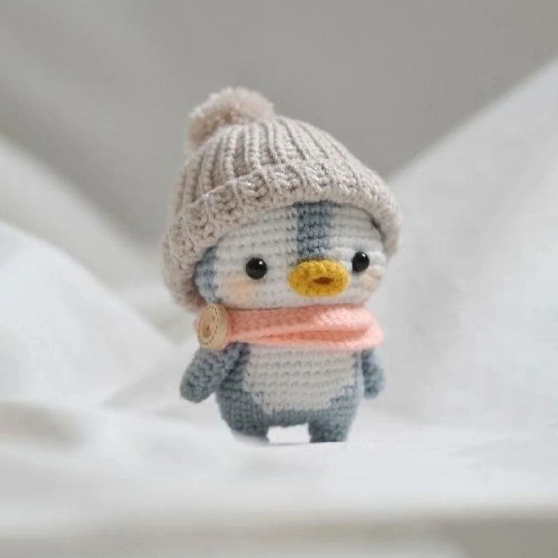 DIY Crochet Snowman Doll Kit — Handmade Gift & Knitting Materials Pack (Keychain)