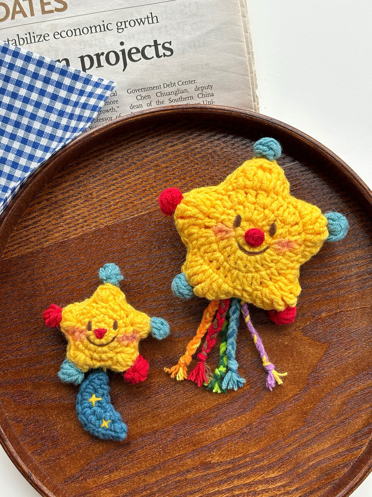 Cute little star pendant, handmade yarn, DIY crochet kit, crochet doll gift.
