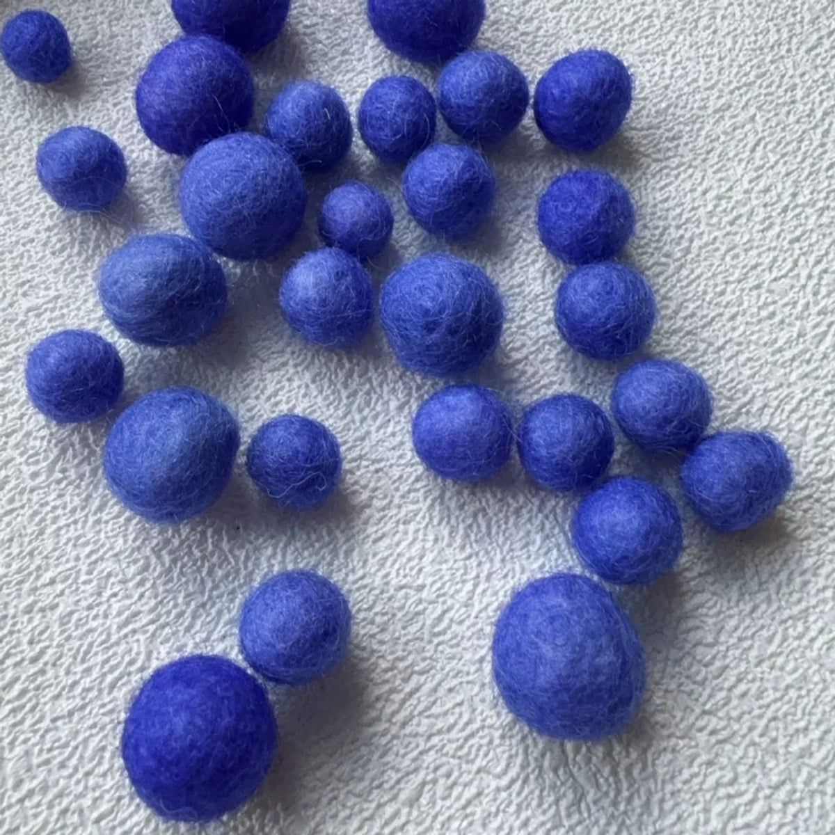 1 cm Colored Solid Wool Felt Balls